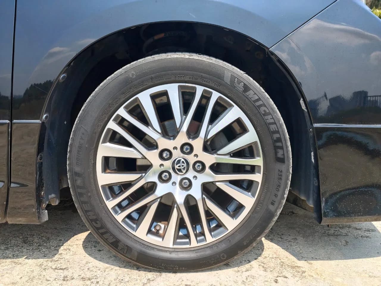 2016 Toyota Alphard SC — photo 16 of 34