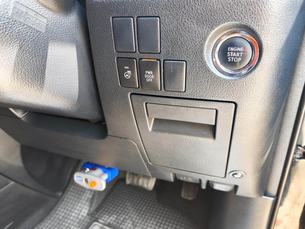 2016 Toyota Alphard SC — photo 22 of 34