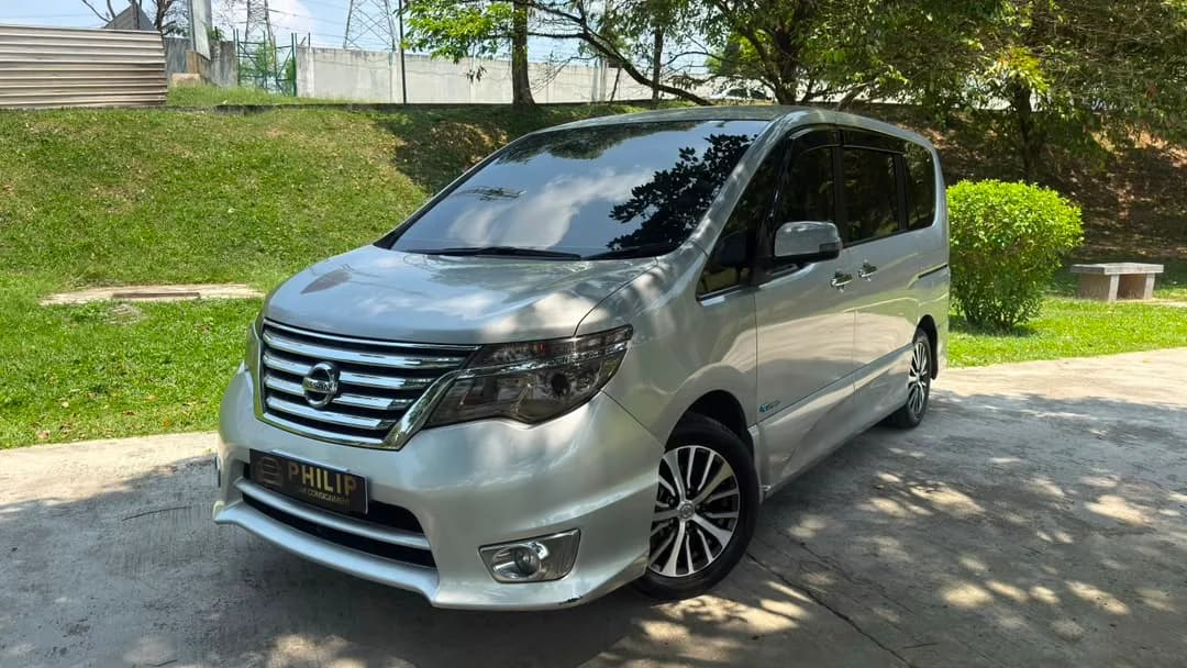 2017 Nissan Serena Hybrid — photo 1 of 30