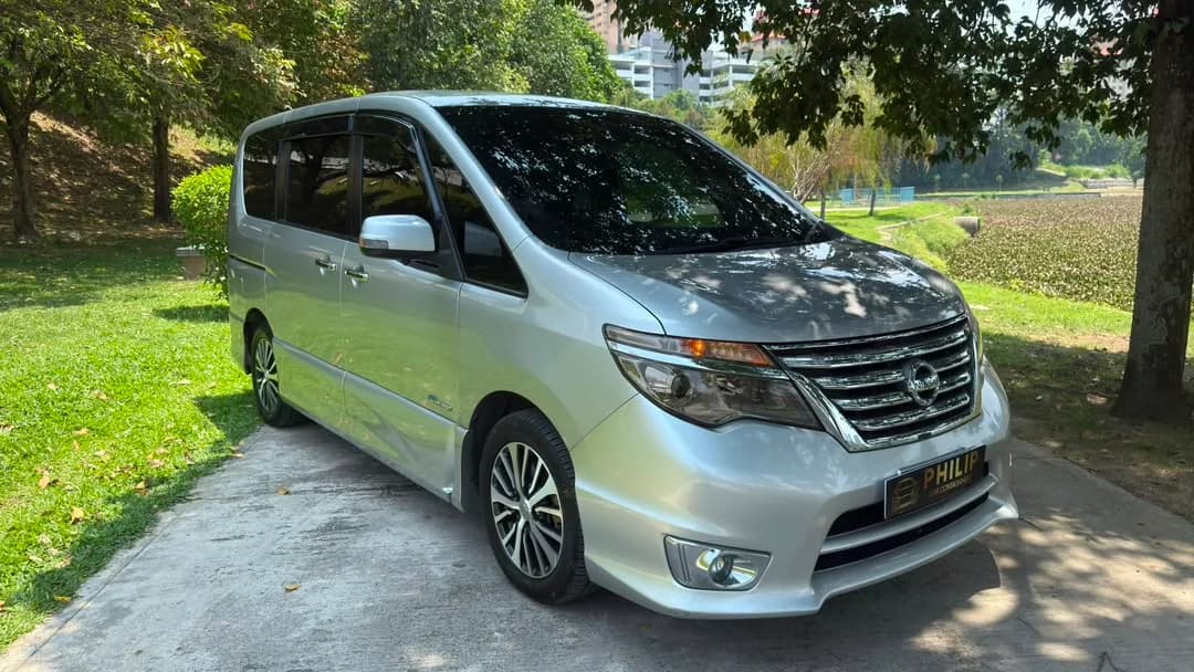 2017 Nissan Serena Hybrid — photo 2 of 30