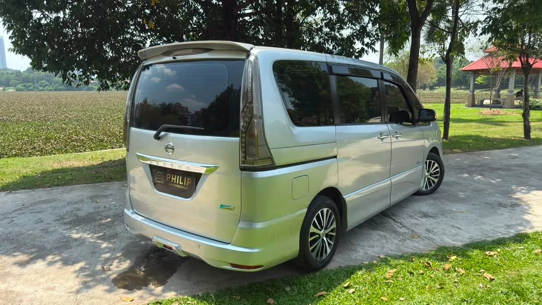 2017 Nissan Serena Hybrid — photo 4 of 30
