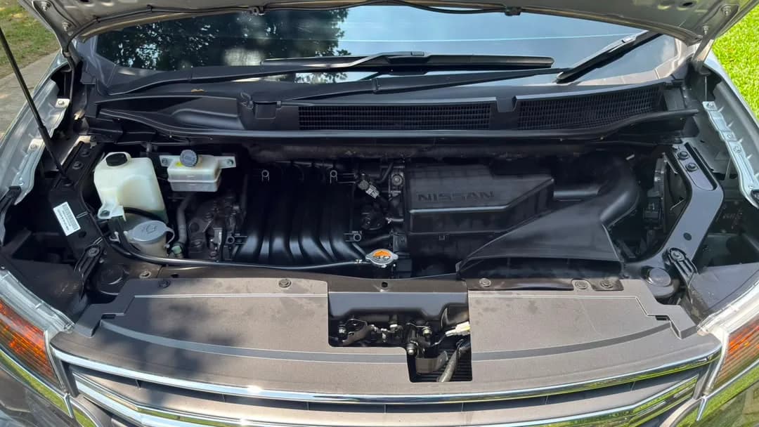 2017 Nissan Serena Hybrid — photo 8 of 30