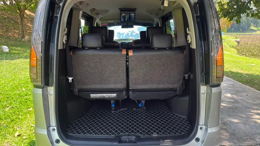 2017 Nissan Serena Hybrid — photo 10 of 30