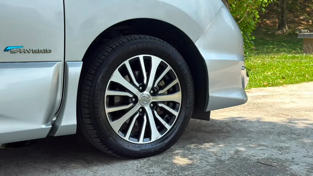 2017 Nissan Serena Hybrid — photo 14 of 30