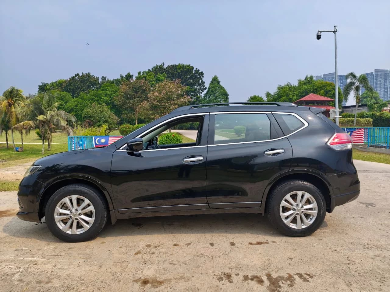 2015 Nissan X-TRAIL — photo 12 of 31