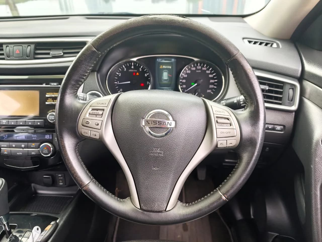 2015 Nissan X-TRAIL — photo 21 of 31