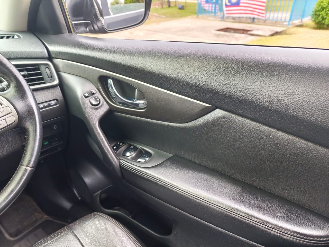 2015 Nissan X-TRAIL — photo 23 of 31