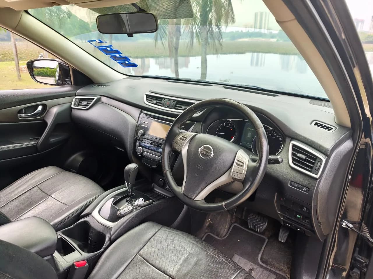 2015 Nissan X-TRAIL — photo 25 of 31