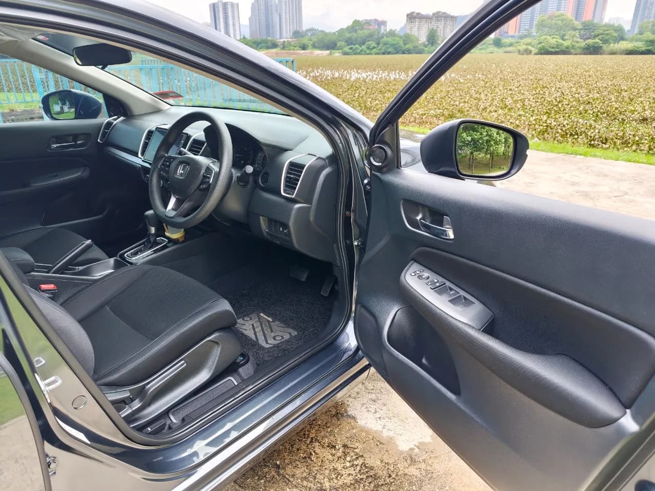 2025 Honda City E — photo 24 of 28