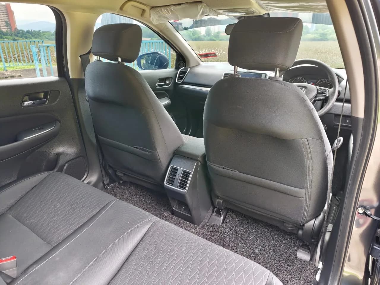 2025 Honda City E — photo 26 of 28