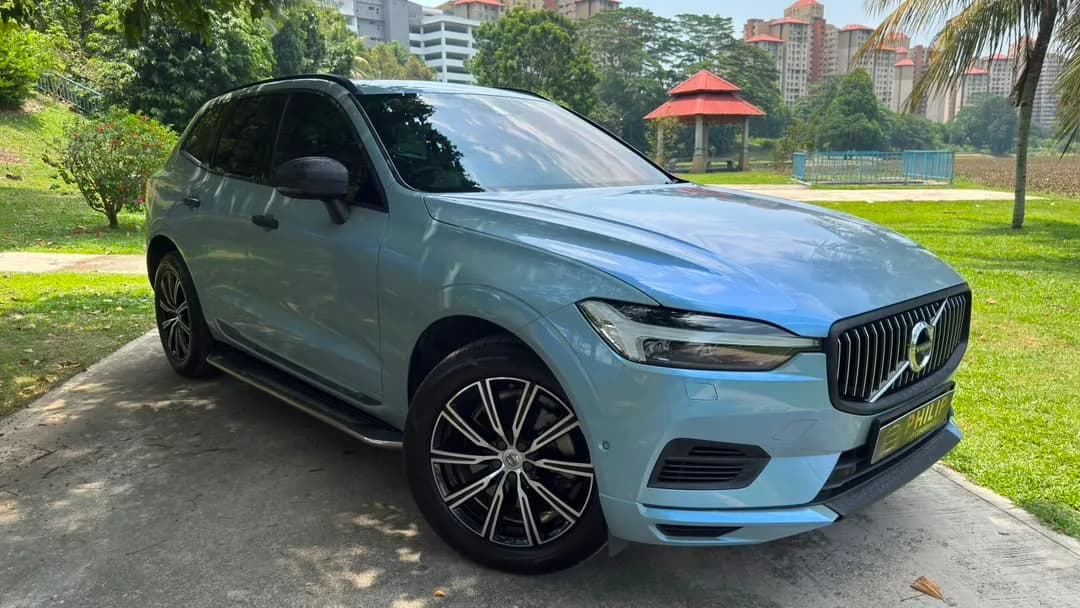 2021 Volvo XC60 T8 — photo 1 of 31