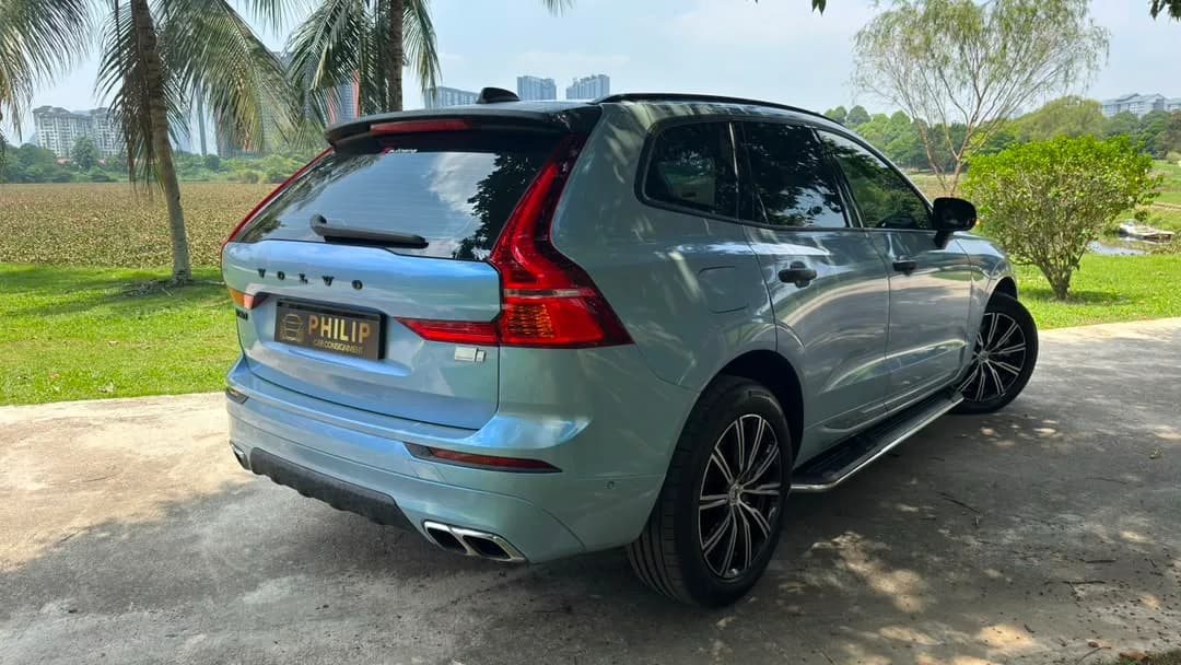 2021 Volvo XC60 T8 — photo 4 of 31
