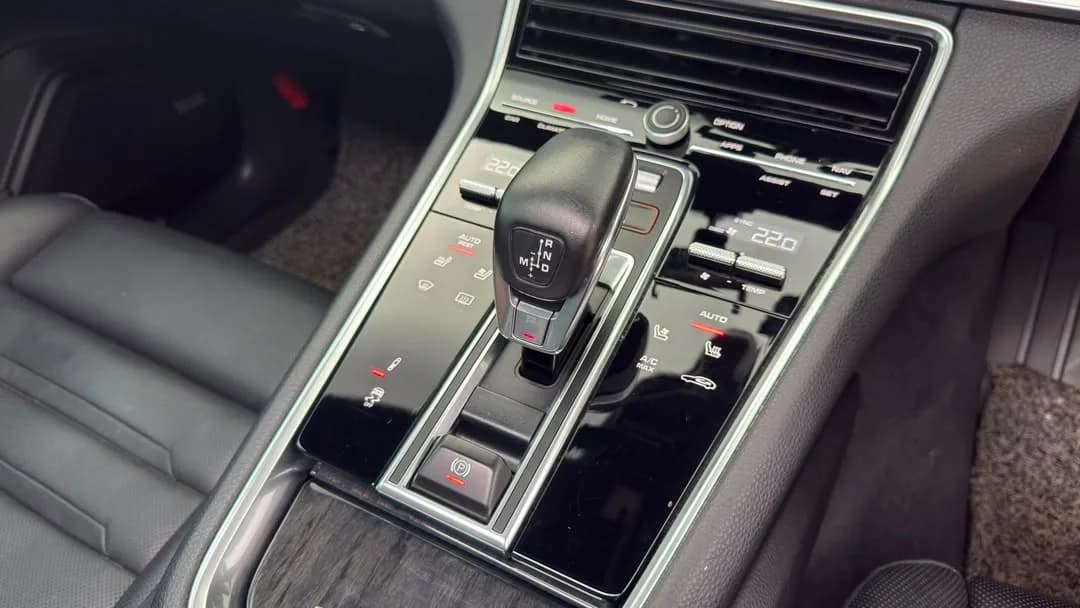 2018 Porsche Panamera Wagon 4s — photo 22 of 31
