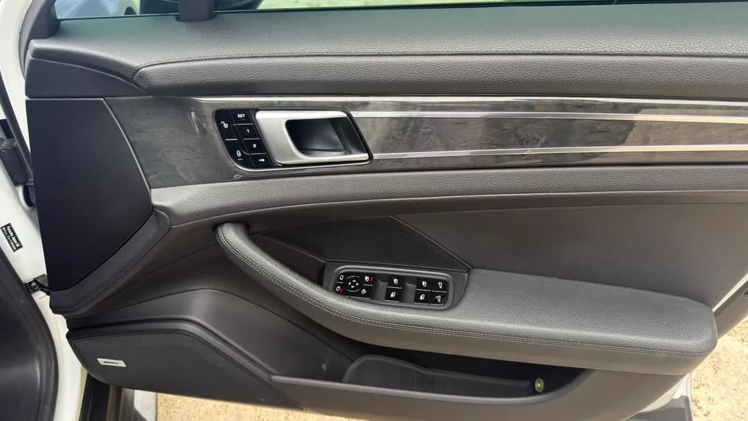 2018 Porsche Panamera Wagon 4s — photo 27 of 31