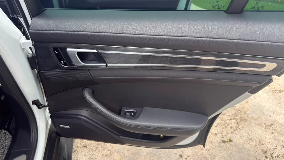 2018 Porsche Panamera Wagon 4s — photo 31 of 31