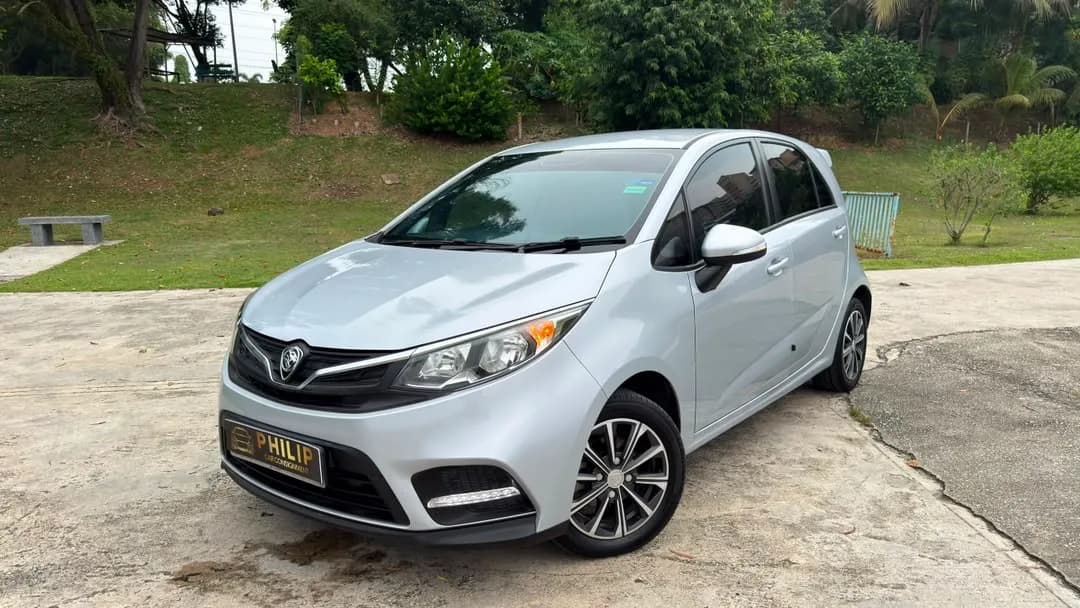 2019 Proton Iriz Executive — photo 1 of 28