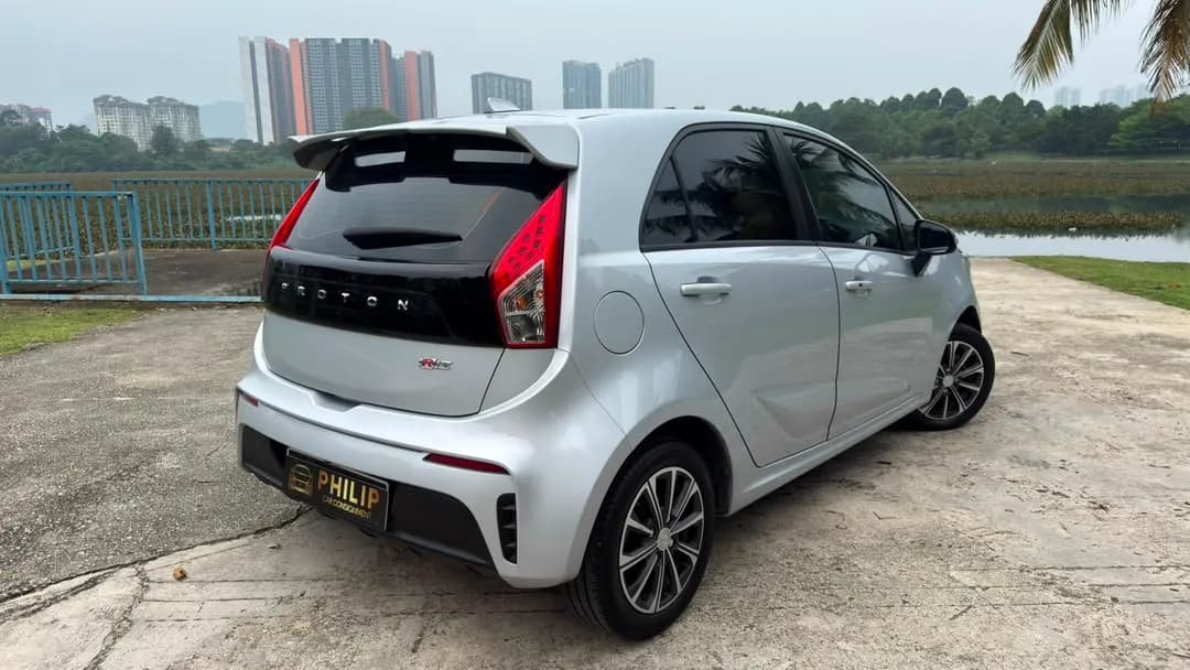 2019 Proton Iriz Executive — photo 4 of 28