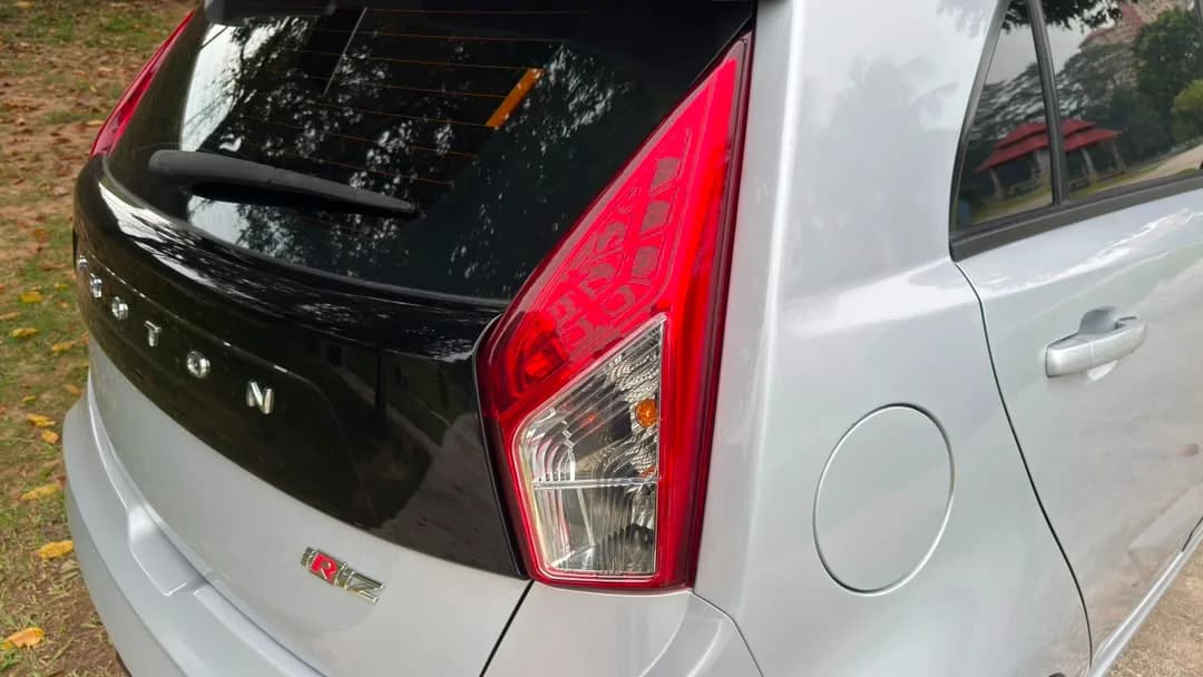 2019 Proton Iriz Executive — photo 6 of 28
