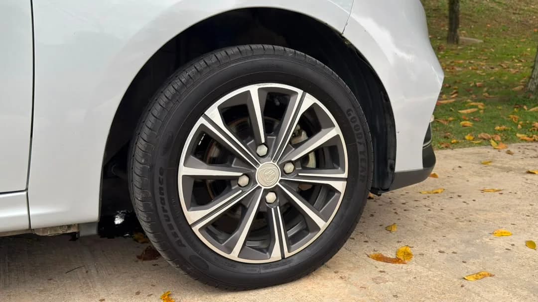 2019 Proton Iriz Executive — photo 14 of 28