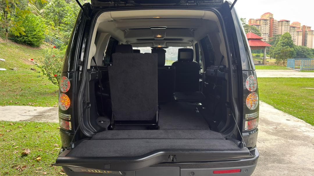 2016 Land Rover Discovery landmark — photo 11 of 42