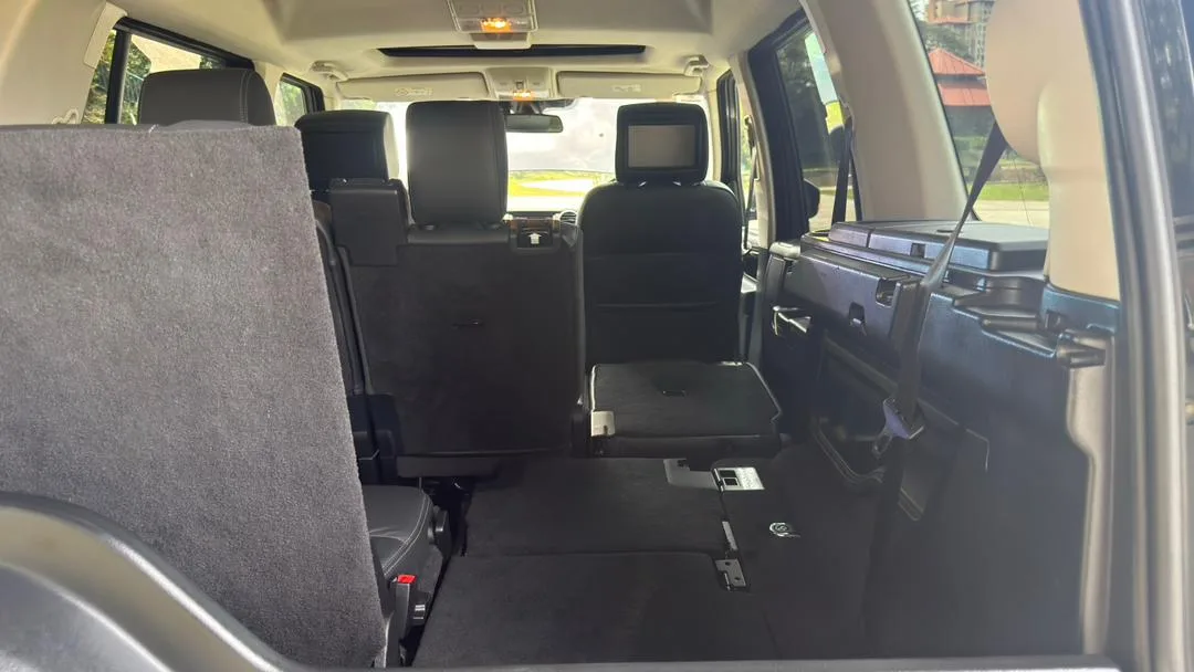 2016 Land Rover Discovery landmark — photo 12 of 42