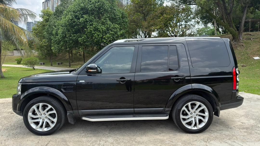 2016 Land Rover Discovery landmark — photo 15 of 42