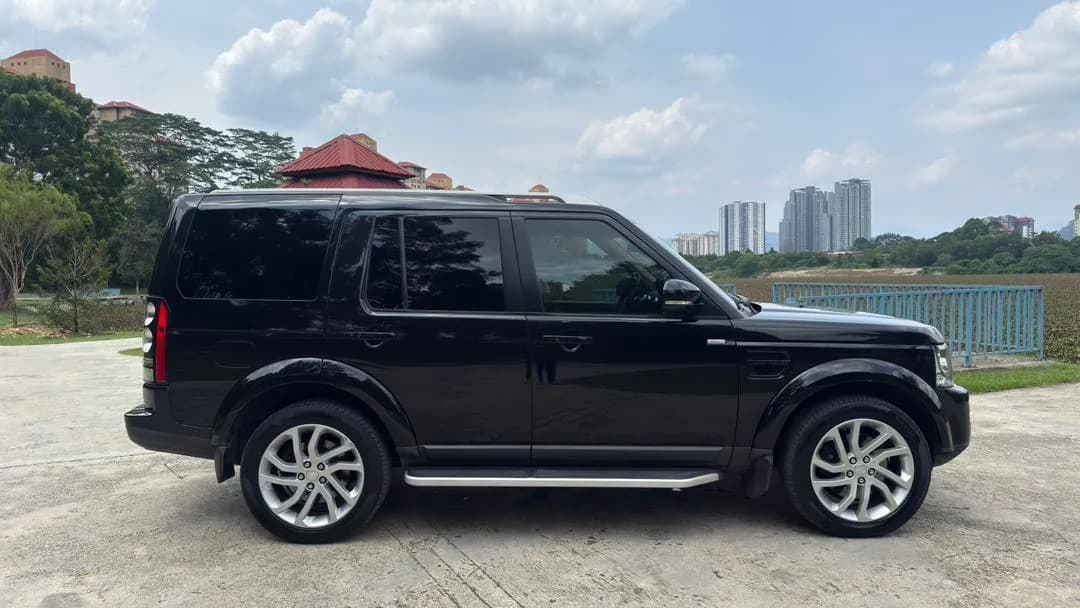 2016 Land Rover Discovery landmark — photo 16 of 42
