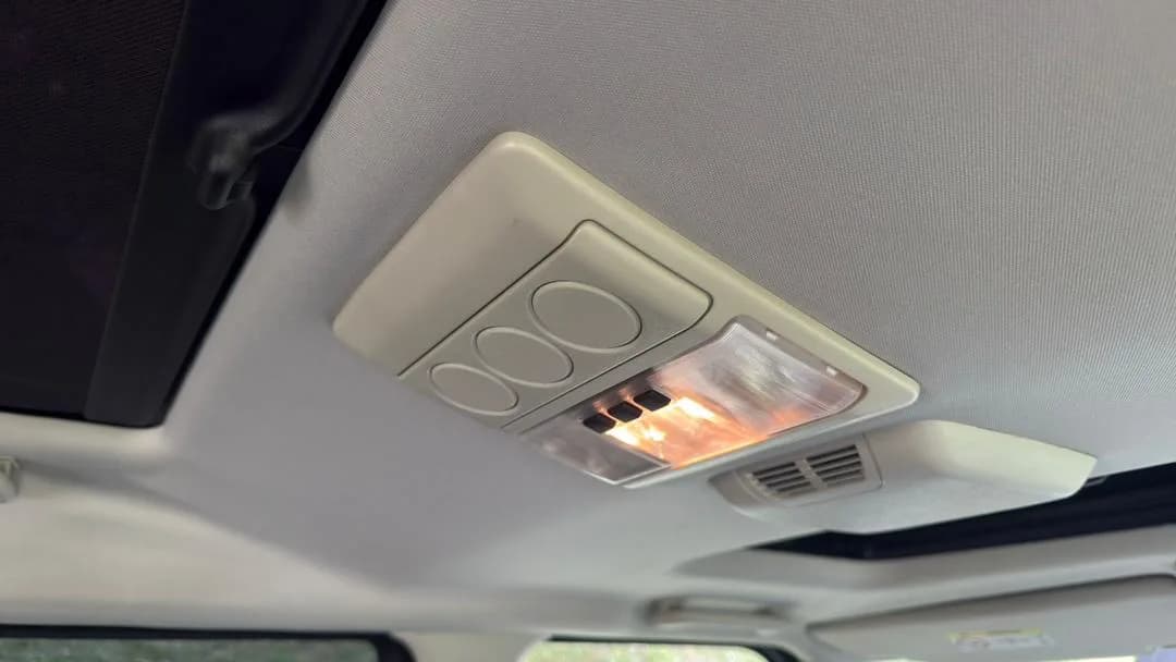 2016 Land Rover Discovery landmark — photo 34 of 42