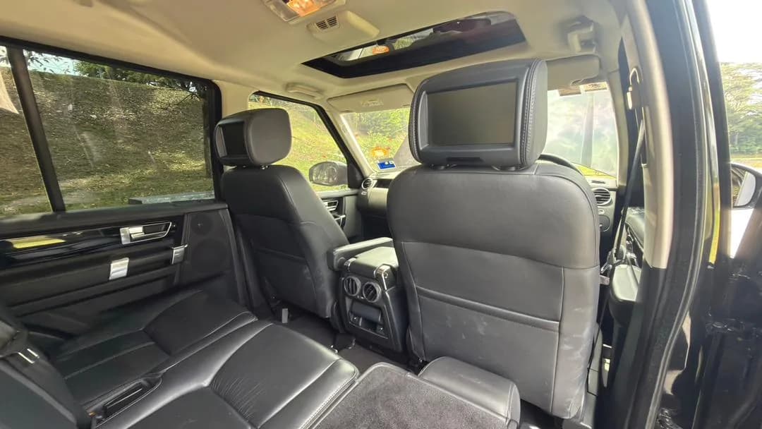 2016 Land Rover Discovery landmark — photo 36 of 42